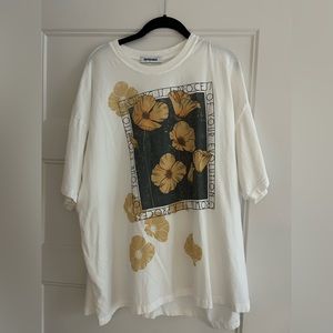 Daydreamer LA poppy tee